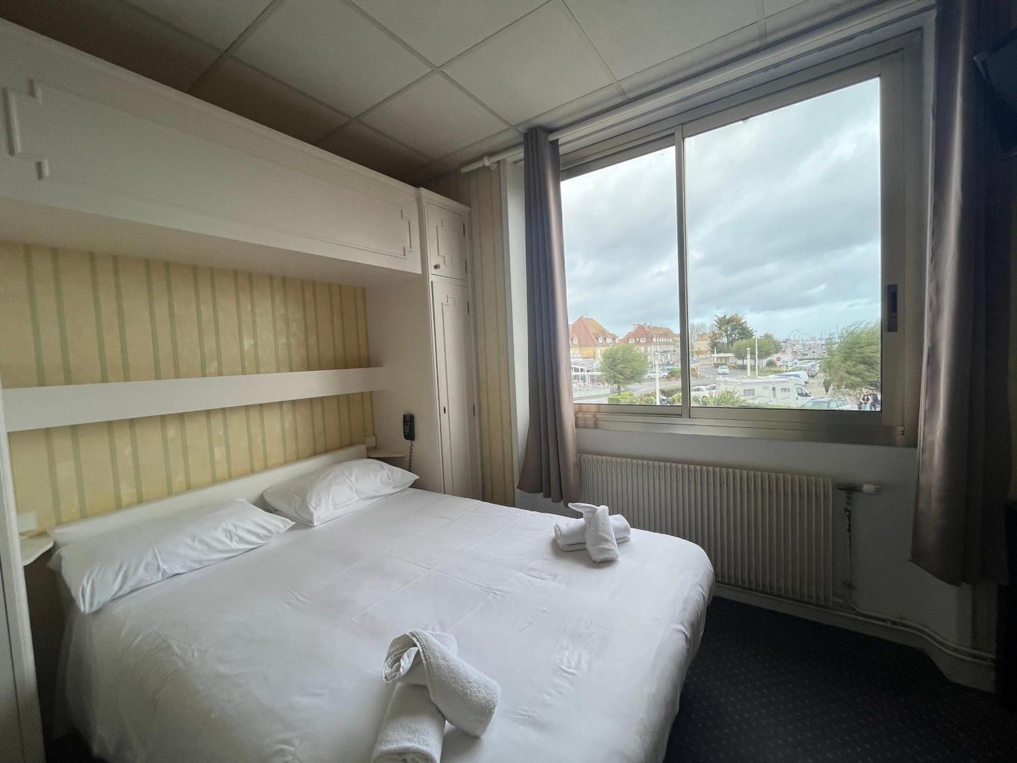 Hotel Le Phare Уистреам Екстериор снимка
