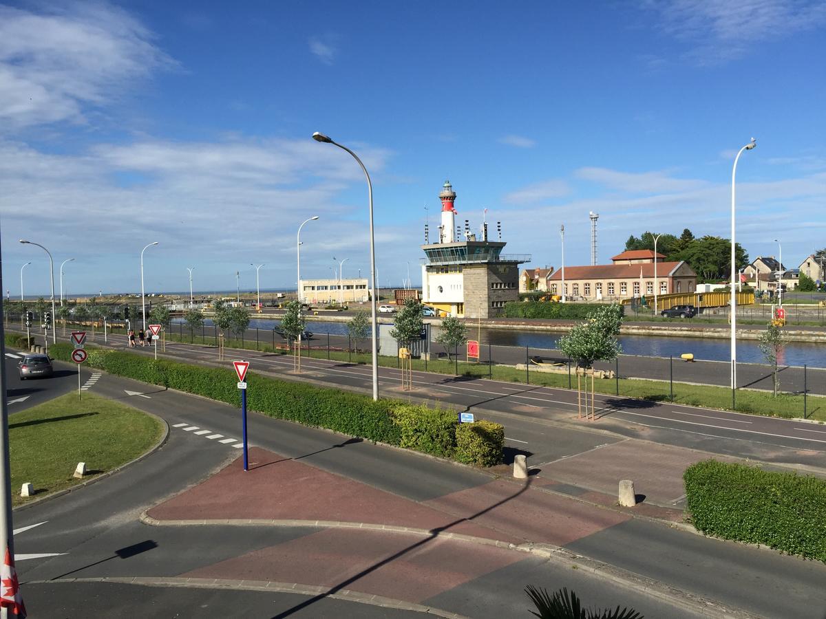 Hotel Le Phare Уистреам Екстериор снимка