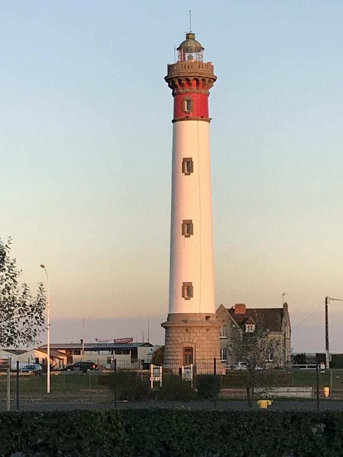 Hotel Le Phare Уистреам Екстериор снимка