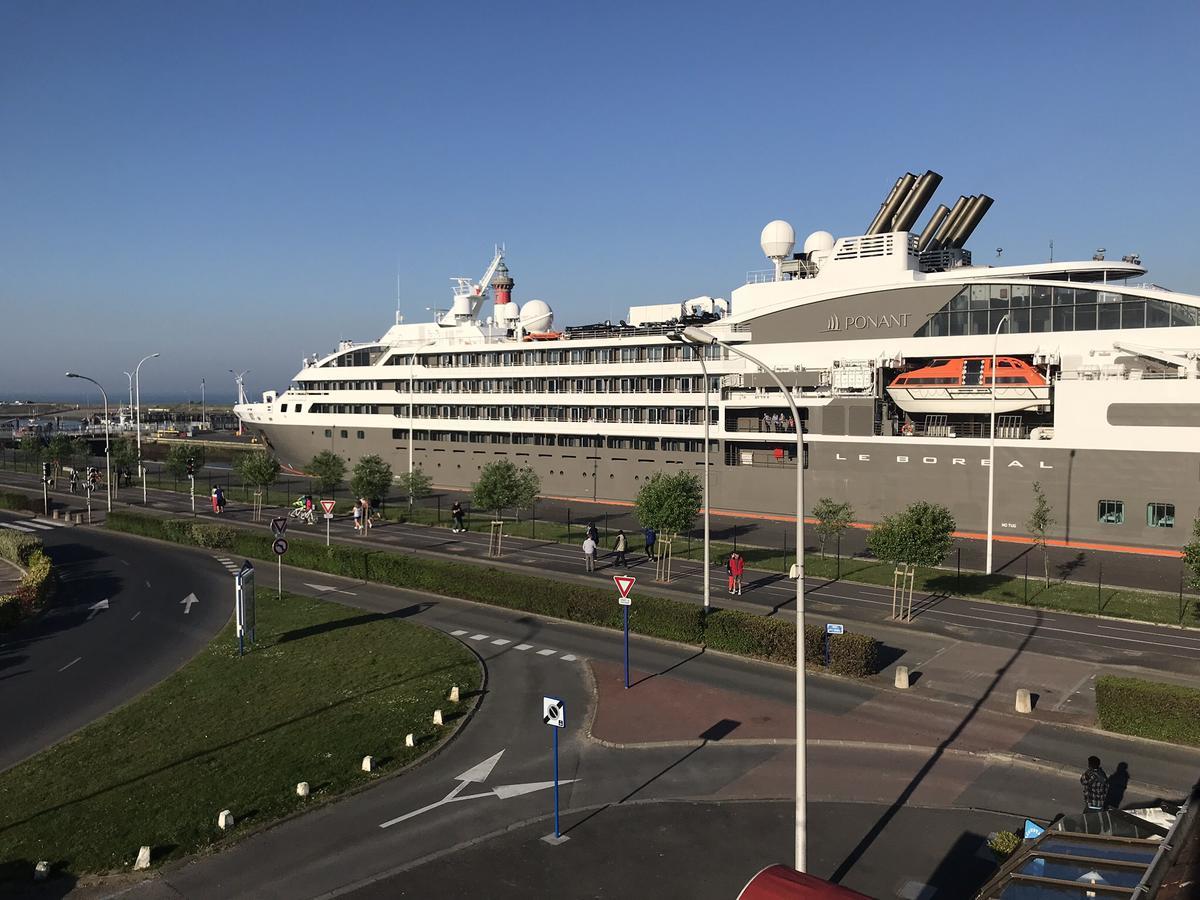 Hotel Le Phare Уистреам Екстериор снимка